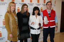 La presidenta del &aacute;rea de Igualdad y Bienestar Social, Ana Guirado, y responsables de la empresa que presta el servicio de teleasistencia domiciliaria municipal. Foto: TO&Ntilde;I FRANCO